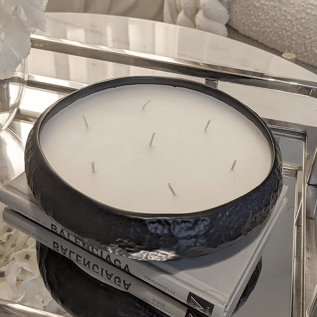 7 Wick Round Black Scented Candle